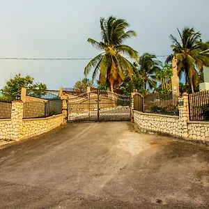 https://sunshine-lodge-your-home-away-from-home.hotelsmontegobay.org