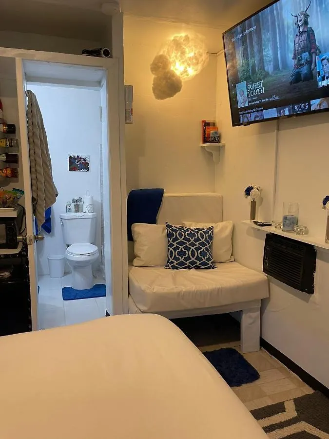 Blue Royalty Bed & Breakfast Portmore 0*,  Jamaica