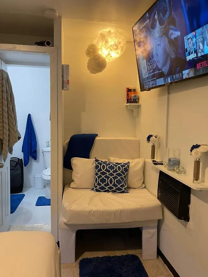 Blue Royalty Bed & Breakfast Portmore